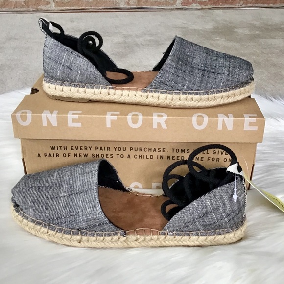 TOMS Black Chambray Lace Up Espadrilles Shoes - Picture 6 of 8